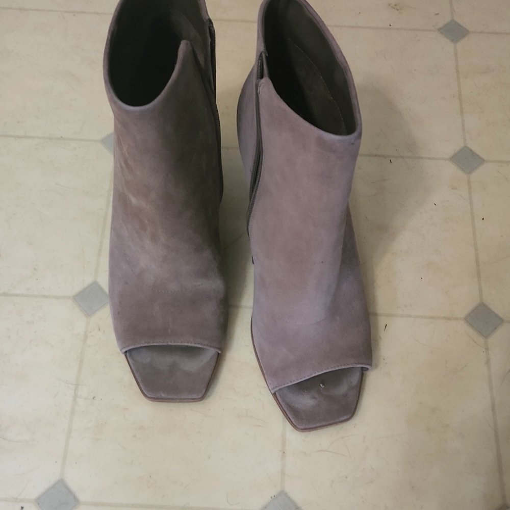 Vince Camuto suede boots, 9, taupe.